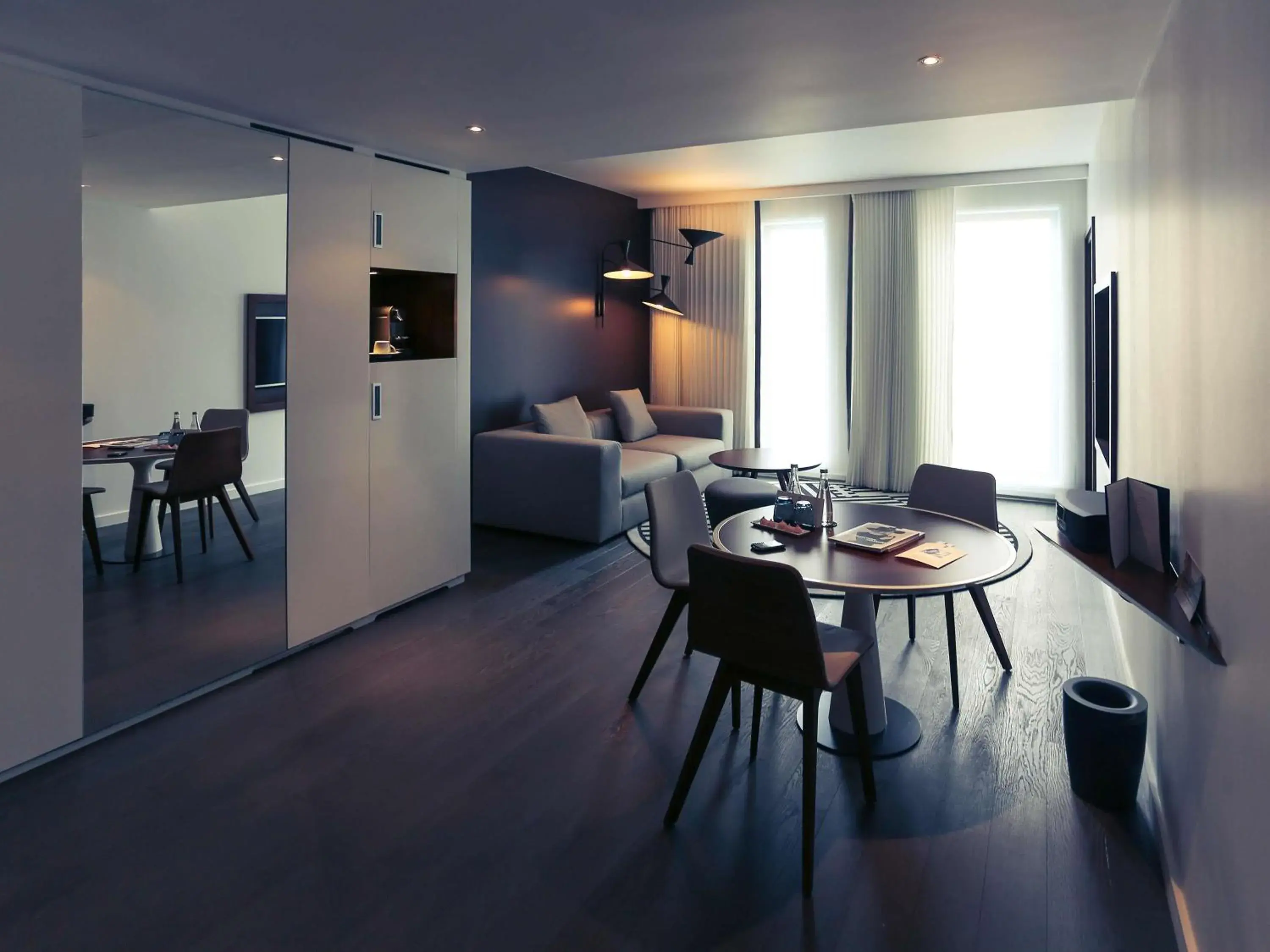 Photo of the whole room, Bed in Molitor Hotel & Spa Paris - MGallery Collection